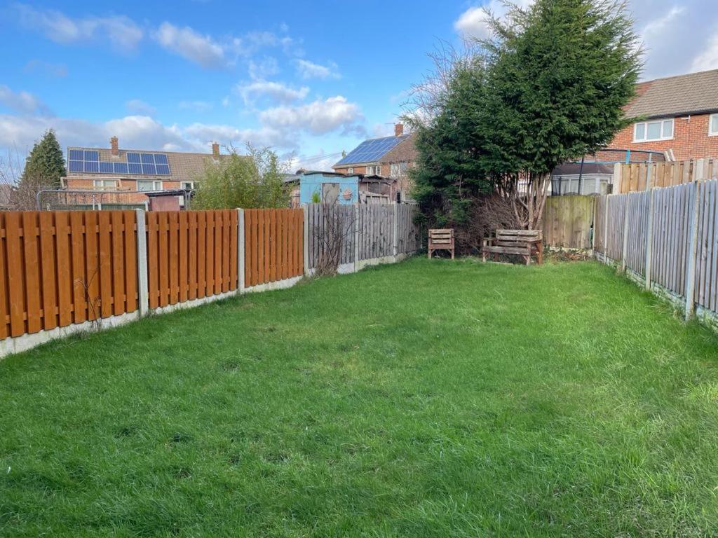 Stunning 3 Bedrooms House With Garden And Free Parking Barnsley Dış mekan fotoğraf