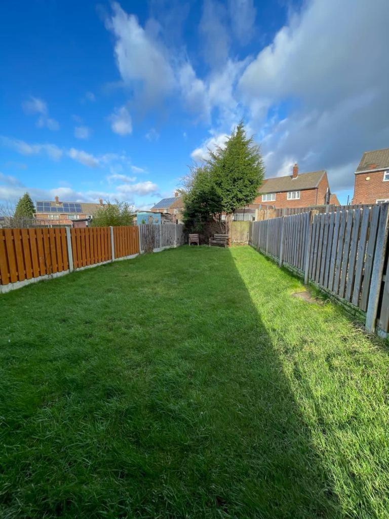 Stunning 3 Bedrooms House With Garden And Free Parking Barnsley Dış mekan fotoğraf