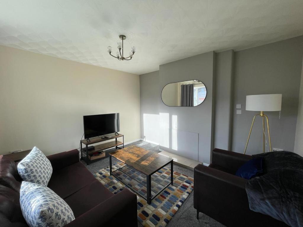 Stunning 3 Bedrooms House With Garden And Free Parking Barnsley Dış mekan fotoğraf
